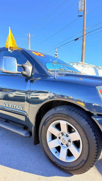2005 Nissan Titan LE