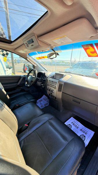 2005 Nissan Titan LE
