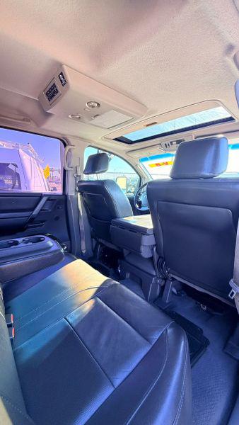 2005 Nissan Titan LE