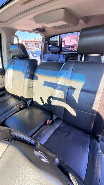 2005 Nissan Titan LE