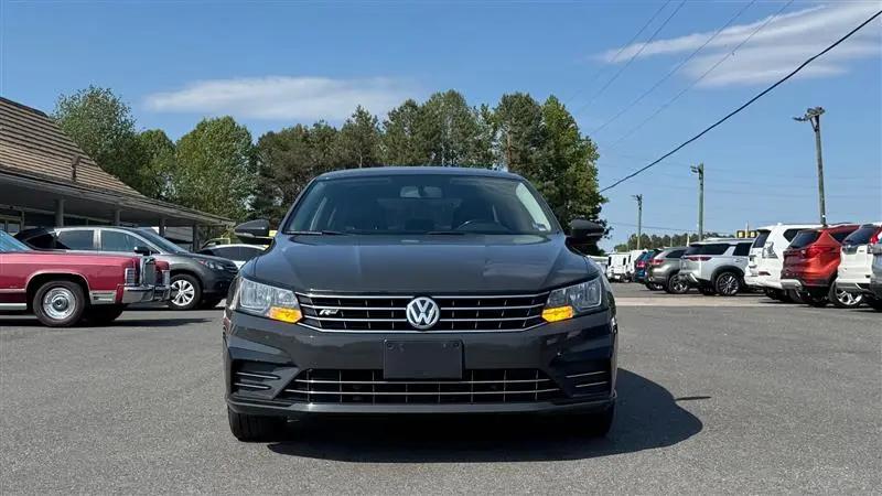 2017 Volkswagen Passat 1.8T R-Line