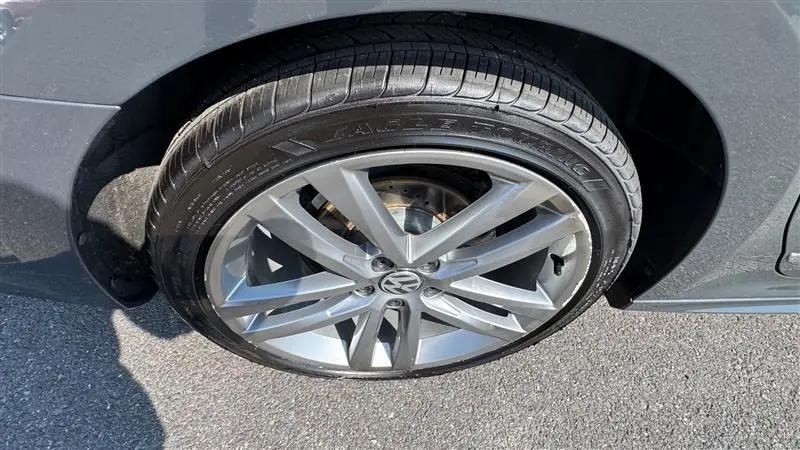 2017 Volkswagen Passat 1.8T R-Line