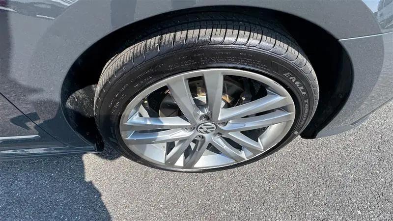 2017 Volkswagen Passat 1.8T R-Line