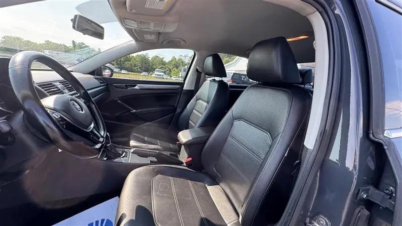 2017 Volkswagen Passat 1.8T R-Line
