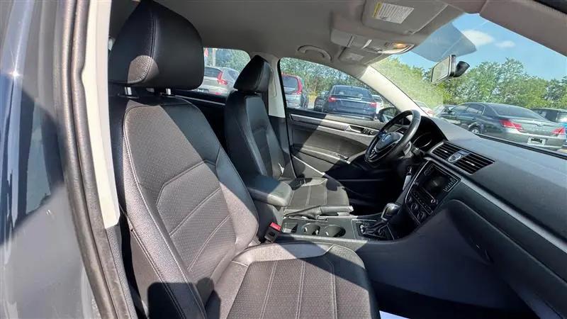 2017 Volkswagen Passat 1.8T R-Line