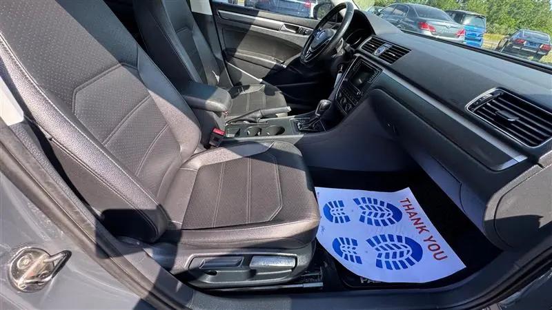 2017 Volkswagen Passat 1.8T R-Line