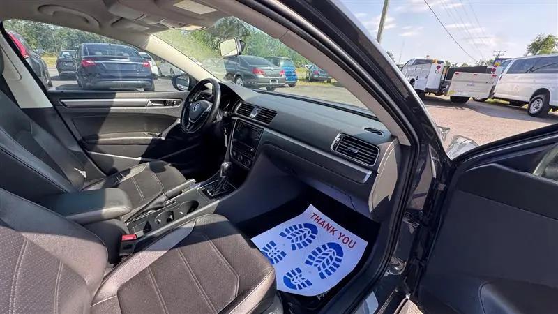 2017 Volkswagen Passat 1.8T R-Line