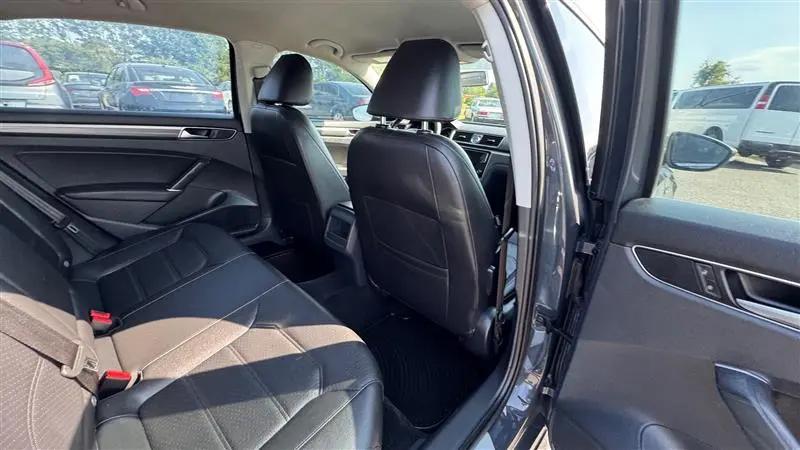 2017 Volkswagen Passat 1.8T R-Line