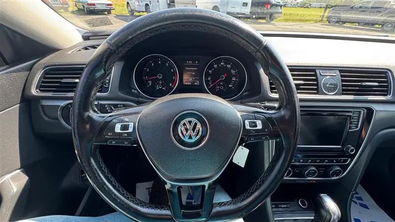 2017 Volkswagen Passat 1.8T R-Line