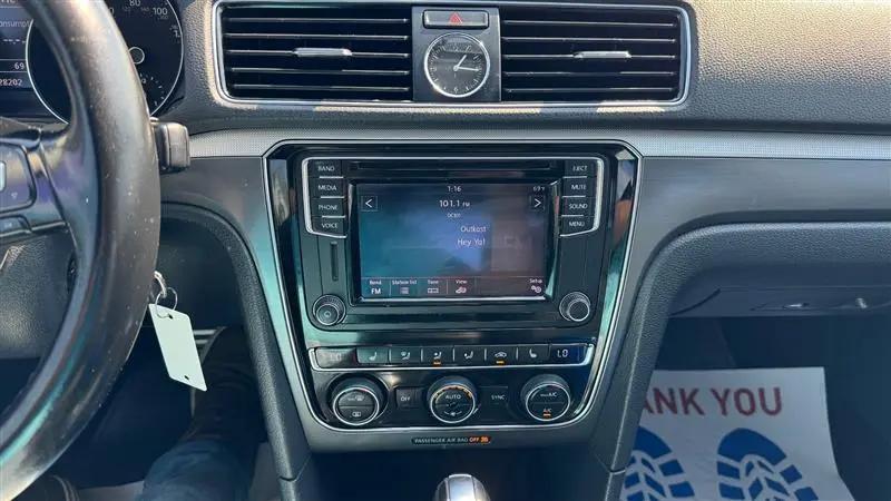 2017 Volkswagen Passat 1.8T R-Line