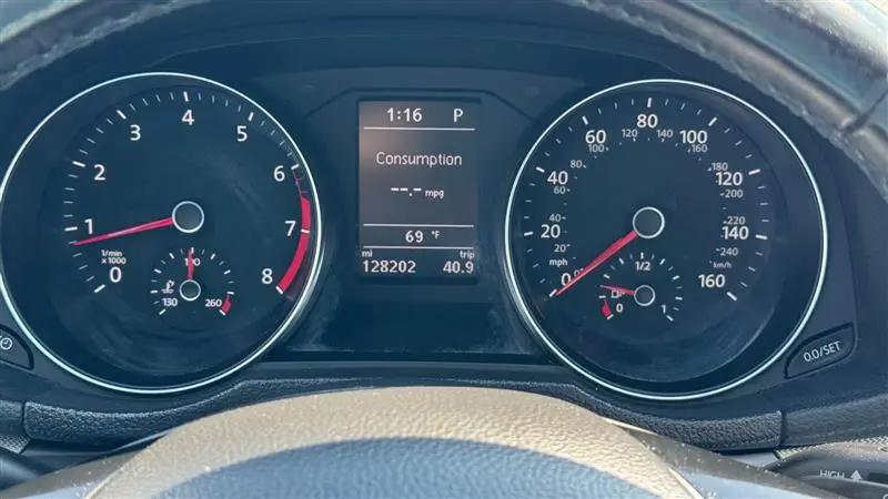 2017 Volkswagen Passat 1.8T R-Line