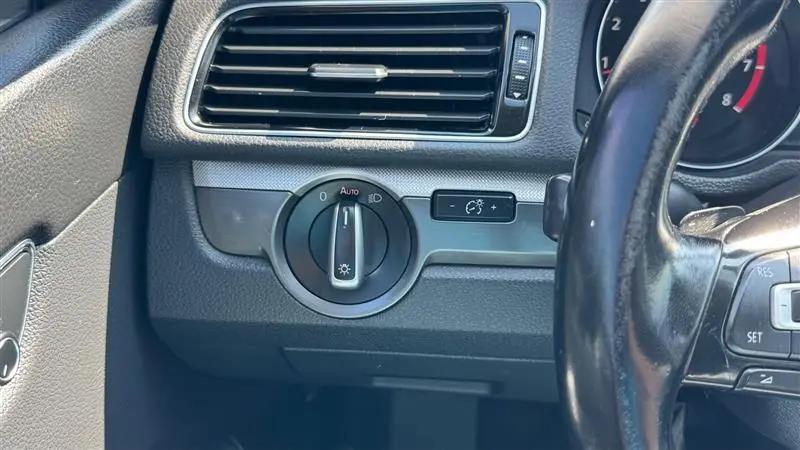 2017 Volkswagen Passat 1.8T R-Line