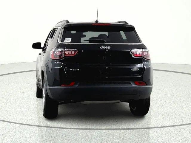 2023 Jeep Compass Latitude Lux FWD