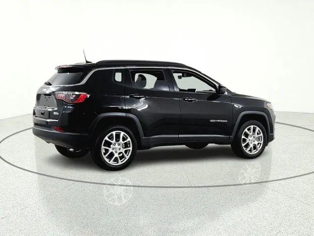 2023 Jeep Compass Latitude Lux FWD