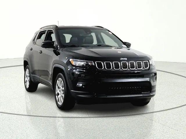 2023 Jeep Compass Latitude Lux FWD
