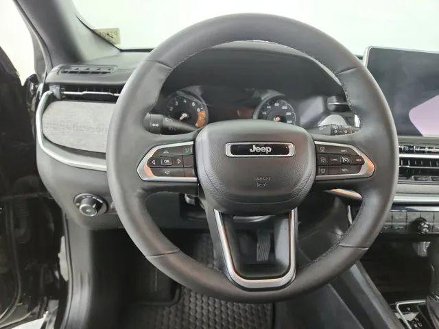 2023 Jeep Compass Latitude Lux FWD
