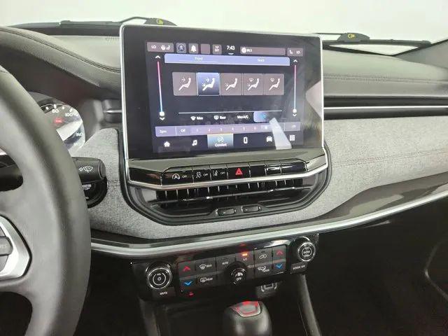 2023 Jeep Compass Latitude Lux FWD