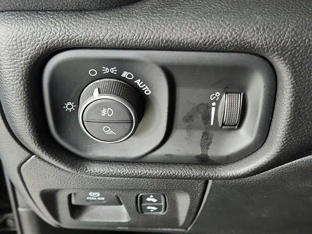 2022 Ram 1500 Big Horn Quad Cab 4x4 6'4" Box