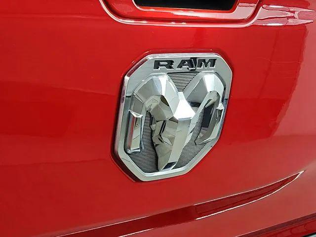 2022 Ram 1500 Big Horn Crew Cab 4x4 5'7" Box