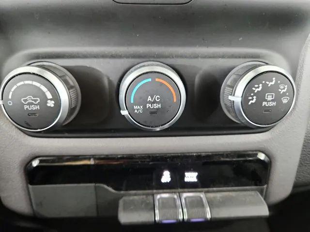 2022 Ram 1500 Big Horn Crew Cab 4x4 5'7" Box