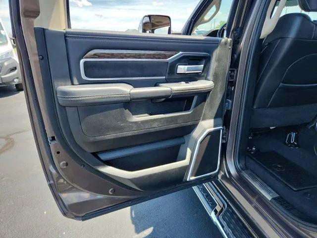 2021 Ram 3500 Laramie Crew Cab 4x4 8' Box
