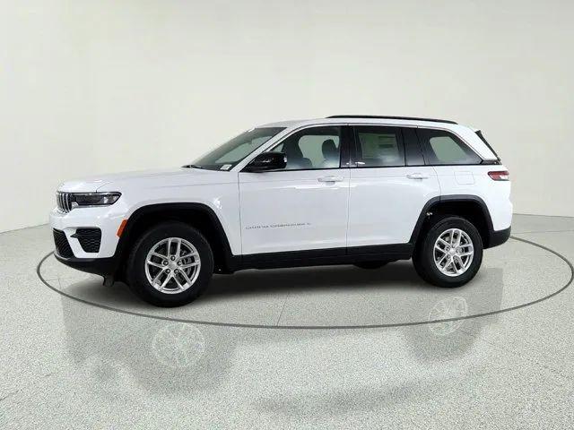 2026 Jeep Grand Cherokee Laredo 4x2
