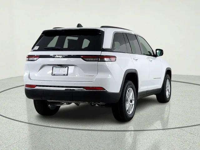 2026 Jeep Grand Cherokee Laredo 4x2