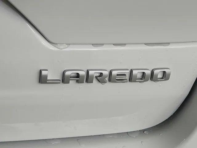 2026 Jeep Grand Cherokee Laredo 4x2
