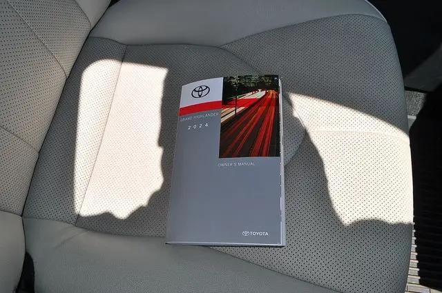 2024 Toyota Grand Highlander Limited