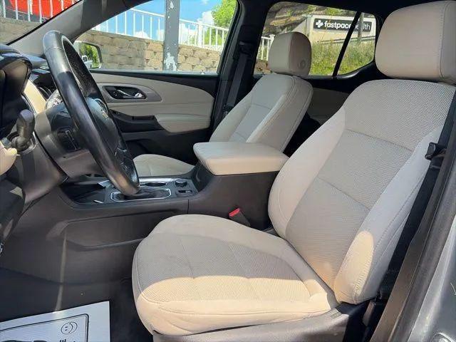 2023 Chevrolet Traverse AWD LT Cloth