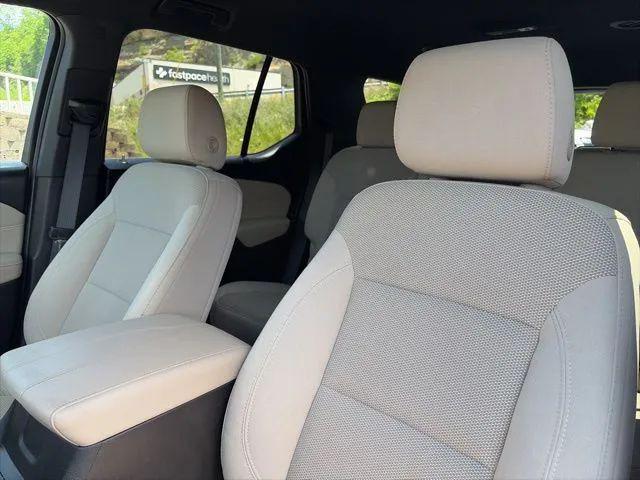 2023 Chevrolet Traverse AWD LT Cloth