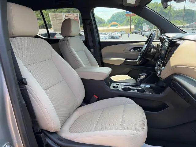 2023 Chevrolet Traverse AWD LT Cloth