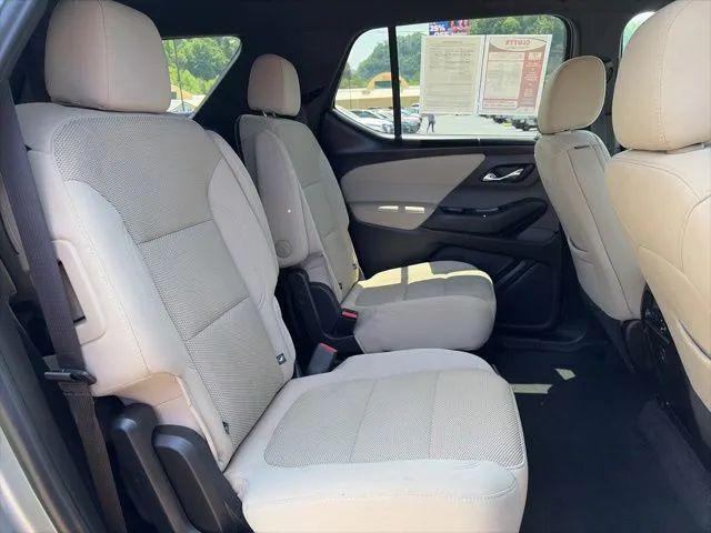 2023 Chevrolet Traverse AWD LT Cloth