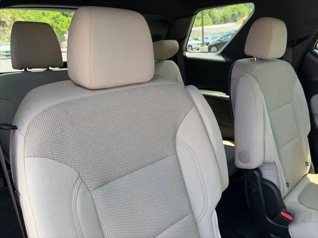 2023 Chevrolet Traverse AWD LT Cloth
