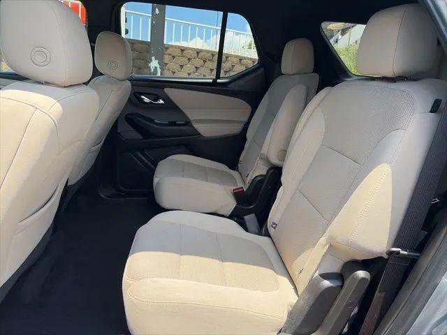 2023 Chevrolet Traverse AWD LT Cloth