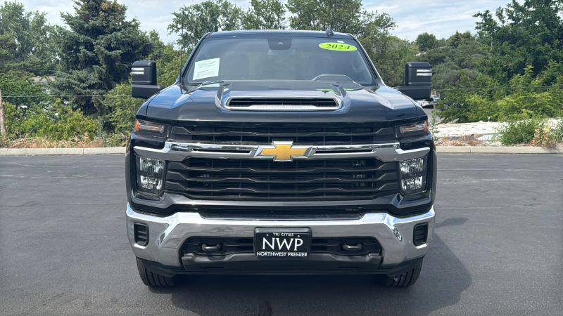 2024 Chevrolet Silverado 3500HD 4WD Crew Cab Long Bed LT