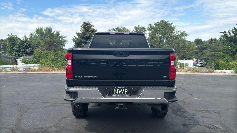 2024 Chevrolet Silverado 3500HD 4WD Crew Cab Long Bed LT