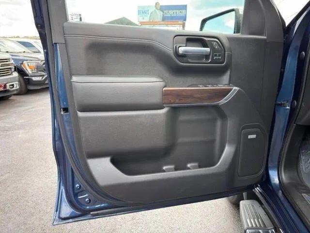 2022 GMC Sierra 1500 Limited 2WD Crew Cab Short Box SLT