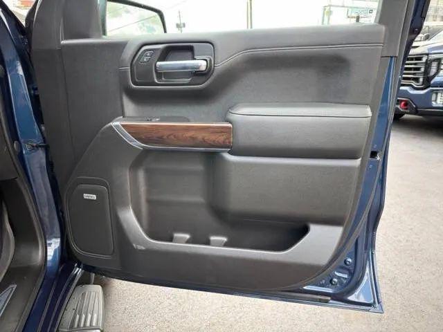 2022 GMC Sierra 1500 Limited 2WD Crew Cab Short Box SLT