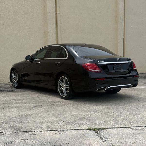 2017 Mercedes-Benz E-CLASS E 300 E 300