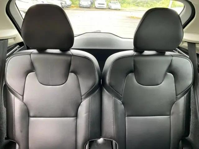 2021 Volvo XC90 T5 Momentum 7 Passenger
