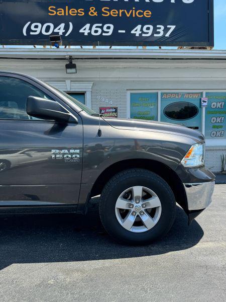 2022 Ram 1500 Classic SLT Crew Cab 4x2 5'7" Box