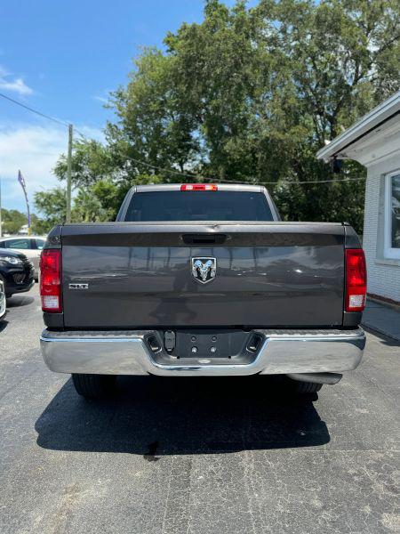 2022 Ram 1500 Classic SLT Crew Cab 4x2 5'7" Box