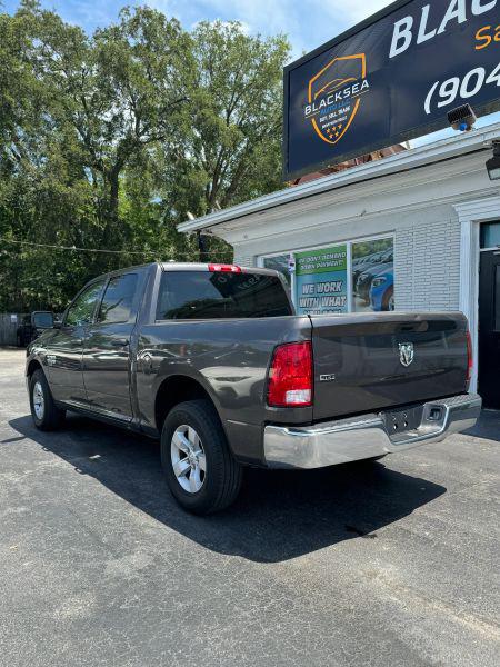 2022 Ram 1500 Classic SLT Crew Cab 4x2 5'7" Box