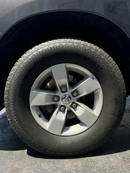 2022 Ram 1500 Classic SLT Crew Cab 4x2 5'7" Box
