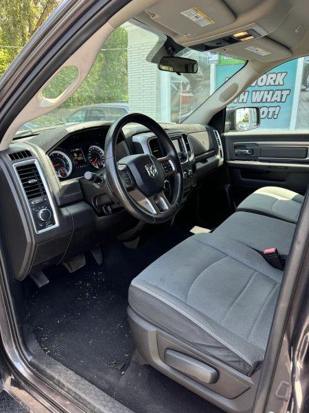 2022 Ram 1500 Classic SLT Crew Cab 4x2 5'7" Box