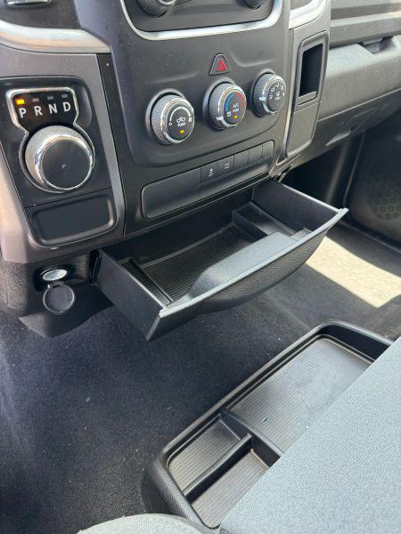 2022 Ram 1500 Classic SLT Crew Cab 4x2 5'7" Box