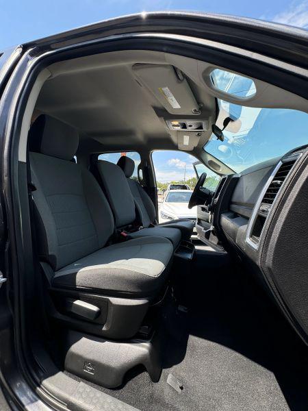2022 Ram 1500 Classic SLT Crew Cab 4x2 5'7" Box