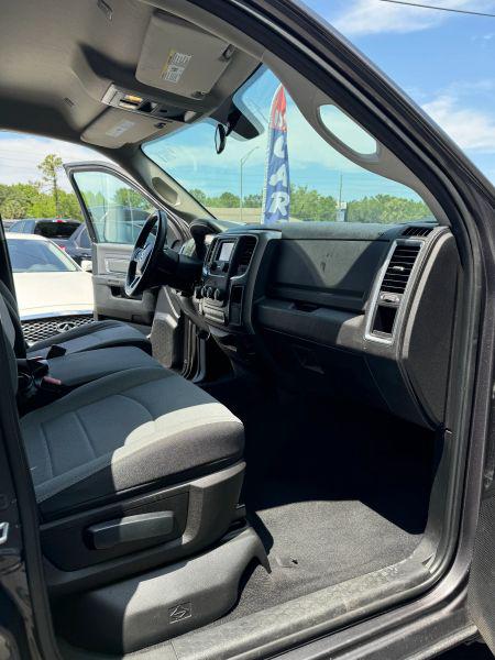 2022 Ram 1500 Classic SLT Crew Cab 4x2 5'7" Box