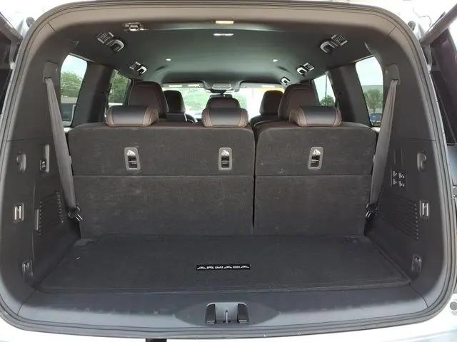 2025 Nissan Armada SL 4WD